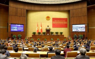 Chủ tọa và thư ký kỳ họp.