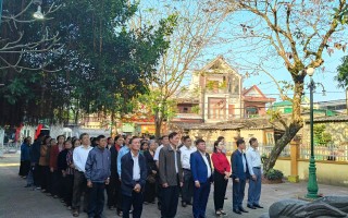Chủ tọa và thư ký kỳ họp.