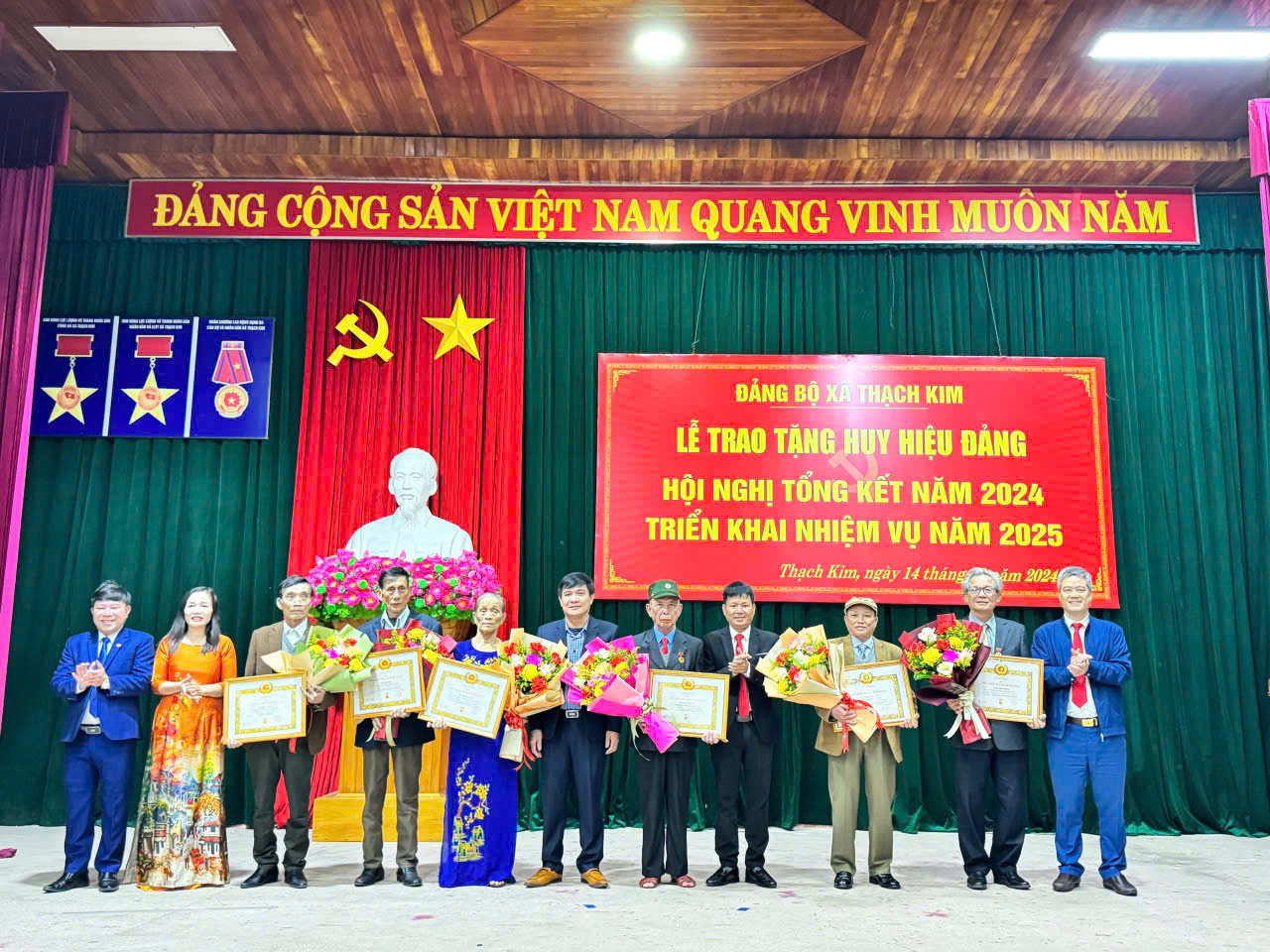 ĐẢNG BỘ XÃ THẠCH KIM TỔNG KẾT CÔNG TÁC XÂY DỰNG ĐẢNG, THỰC NHIỆM VỤ CHÍNH TRỊ NĂM 2024, TRIỂN KHAI NHIỆM VỤ NĂM 2025.