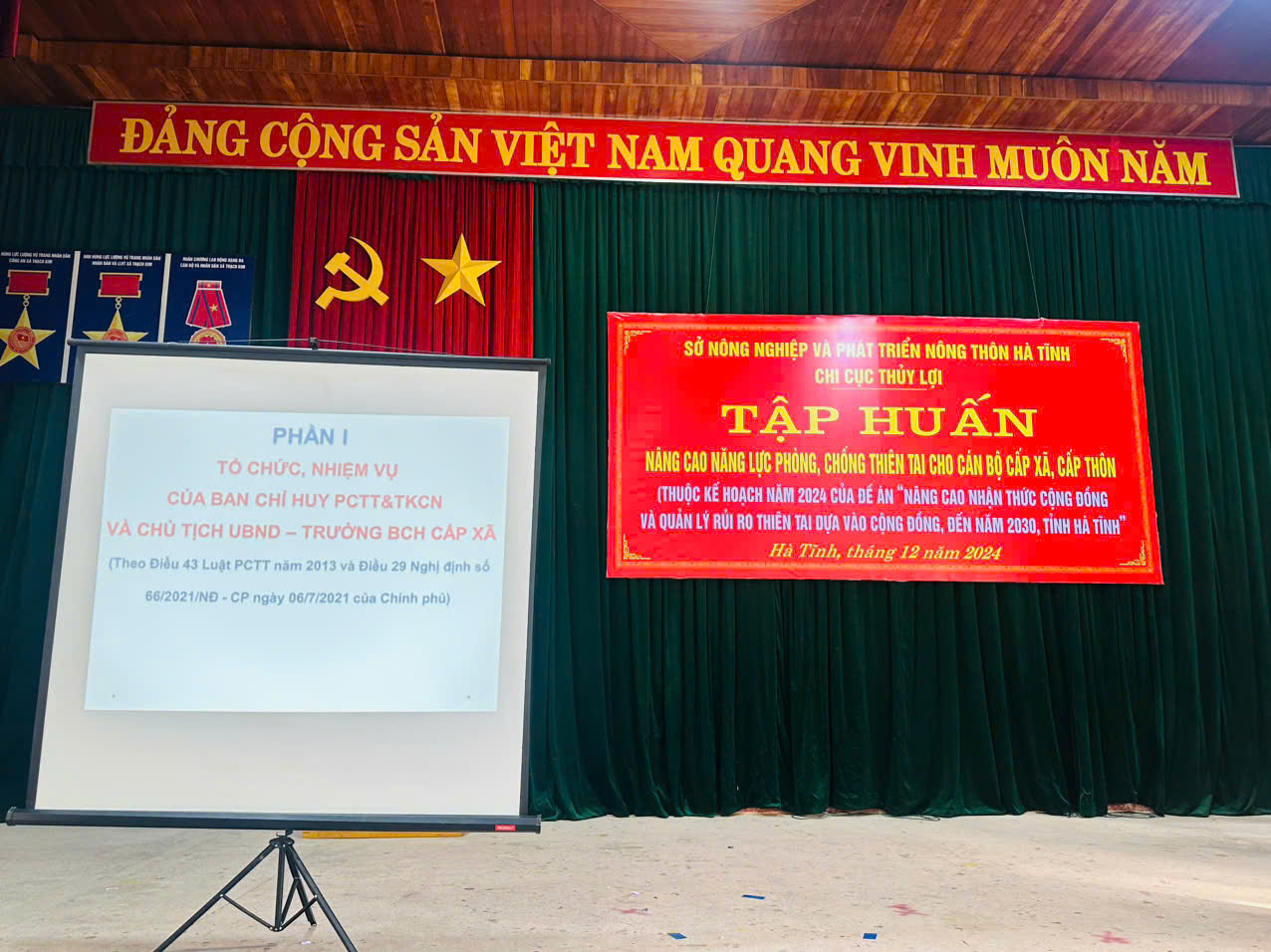 SỞ NÔNG NGHIỆP VÀ PHÁT TRIỂN NÔNG THÔN HÀ TĨNH TỔ CHỨC TẬP HUẤN NÂNG CAO  NĂNG LỰC PHÒNG CHỐNG THIÊN TAI CHO CÁN BỘ CẤP XÃ, CẤP THÔN TRÊN ĐỊA BÀN XÃ THẠCH KIM